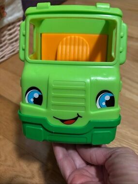 Fisher-Price recycling truck - sings and talks - (no people). Good condition